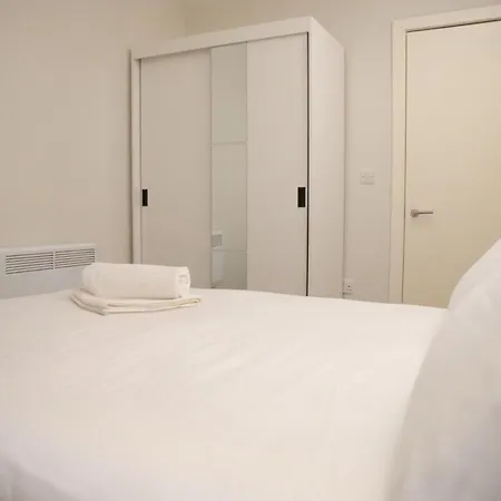 Stylish Centre Living Apartment