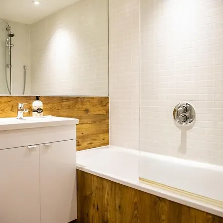 Stylish Centre Living