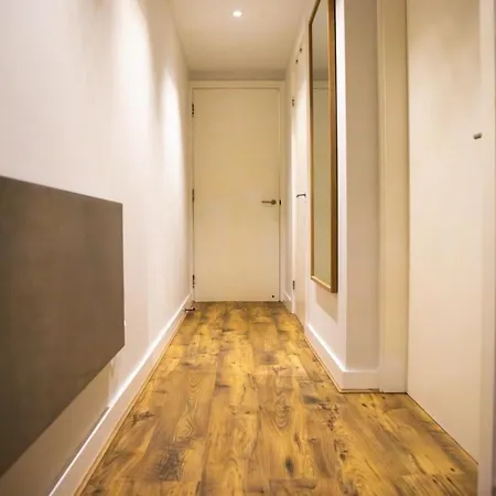 Stylish Centre Living *