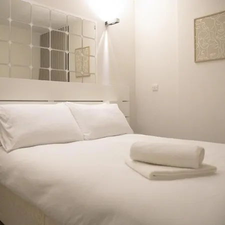 Stylish Centre Living Apartment *